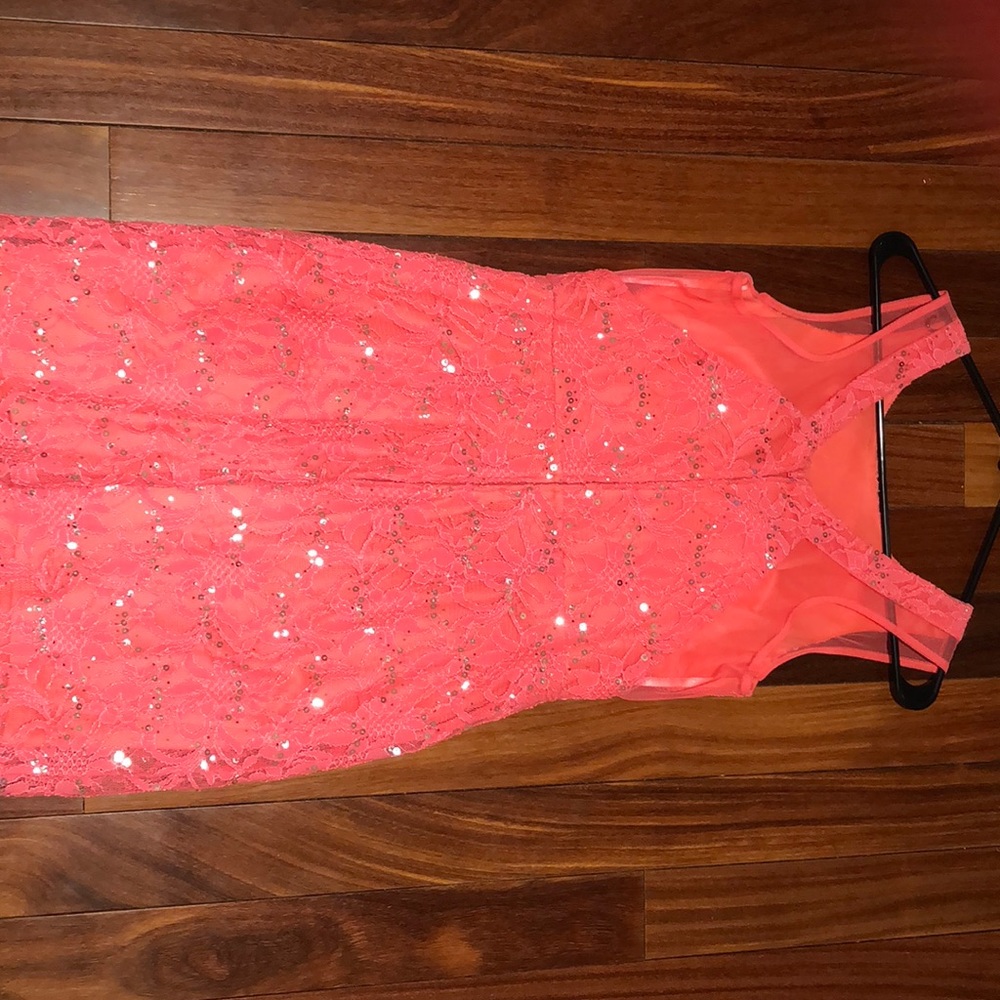 Fun dress! - Picture 2 of 4